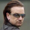 Bono lesz a keresztapja Pitt és Jolie ikreinek?