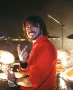 Dave Grohl addig mesterkedett...