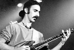Frank Zappa a gitárjával zúzta szét az ablakot, hogy a közönség kimenekülhessen a tűzből