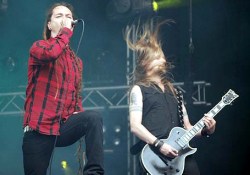 A finn Amorphis és egy izraeli metal banda nyomja a Dieselben
