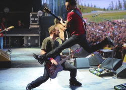 Húszéves a Pearl Jam - turné, film és könyv a bandáról