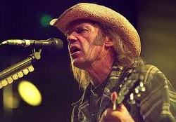 A Halhatatlan Aranyszívnek - Neil Young 66 éves 