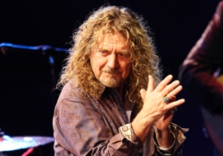 Robert Plant egyre távolabb a Zeppelin zenei világától