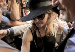 Madonna a firenzei Uffizi-képtárba látogatott