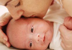Szoptatás: csökkenti a depresszió esélyét a babánál