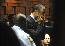Pistorius zokogott, elnapolták a bírósági tárgyalást