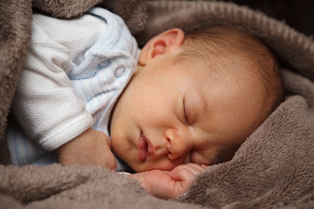 Ezért fontos a babák számára a pihentető éjszakai alvás