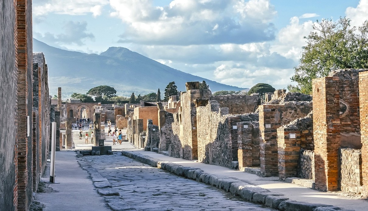 Átokkal sújtanak Pompeii szuvenírjei