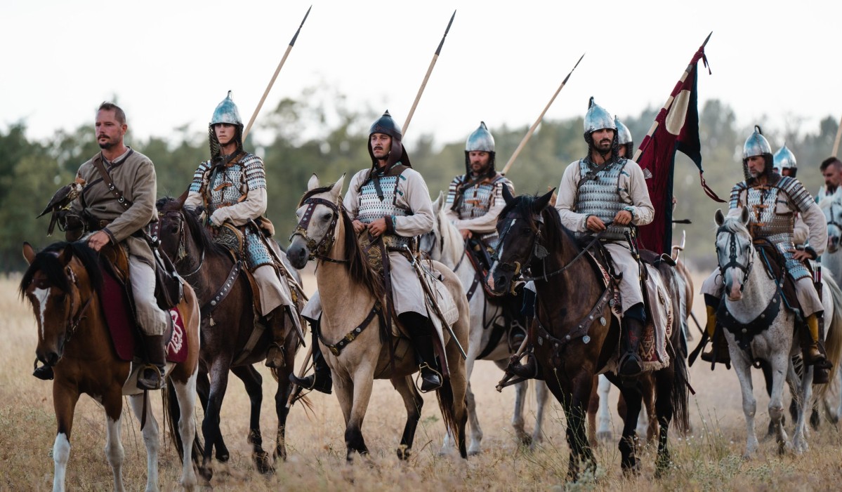 Táltosok, nomádok, lovas hagyományőrzők az Ősök Napján