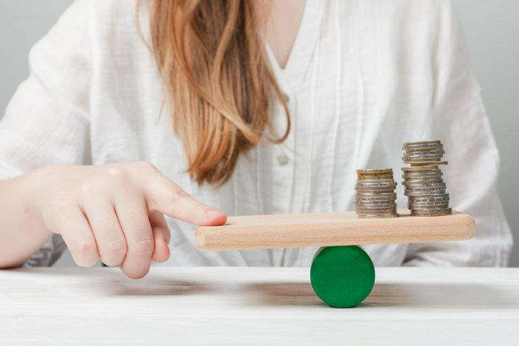 Hogyan segíthetnek az online pénzügyi eszközök egyensúlyban tartani a családi költségvetést?