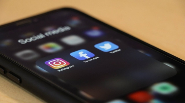 Hogyan befolyásolja a social media és a játékok az agyat