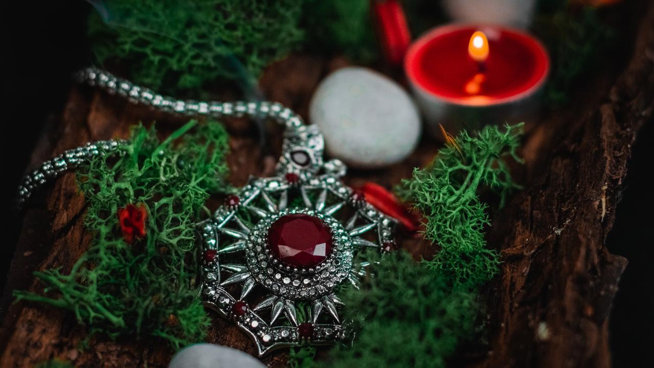 Amulett vagy talizmán? - így válassz jelentéssel teli talizmán ékszert